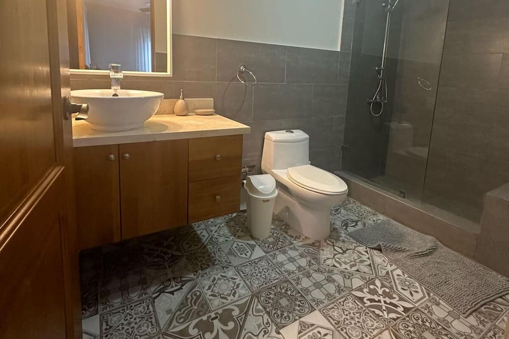 Photo of Bathroom in Guaraguao