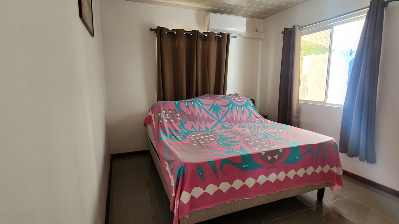 Photo of Bedroom in Teahupoo