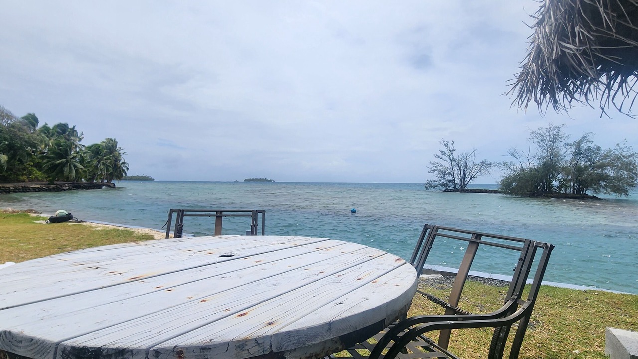 Photo of Outdoor in Teahupoo