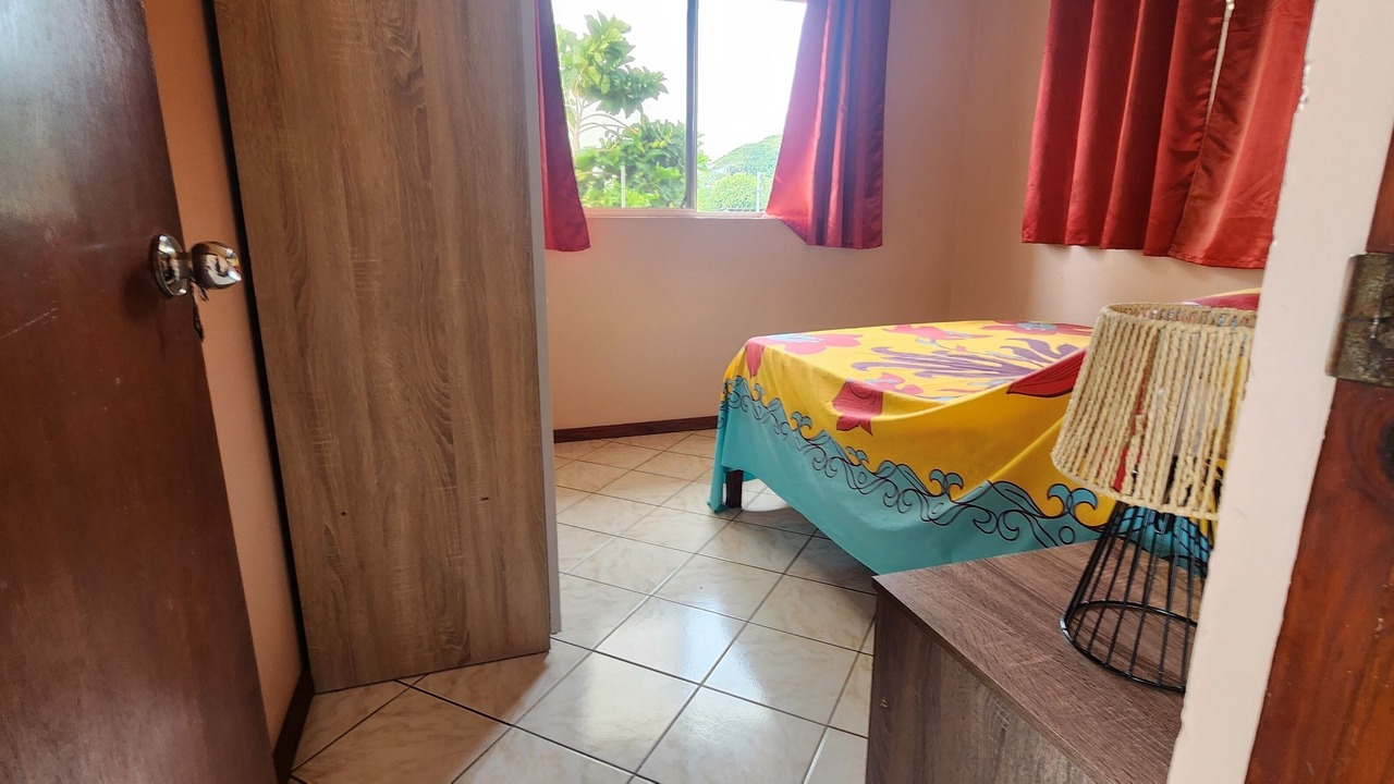 Photo of Bedroom in Teahupoo