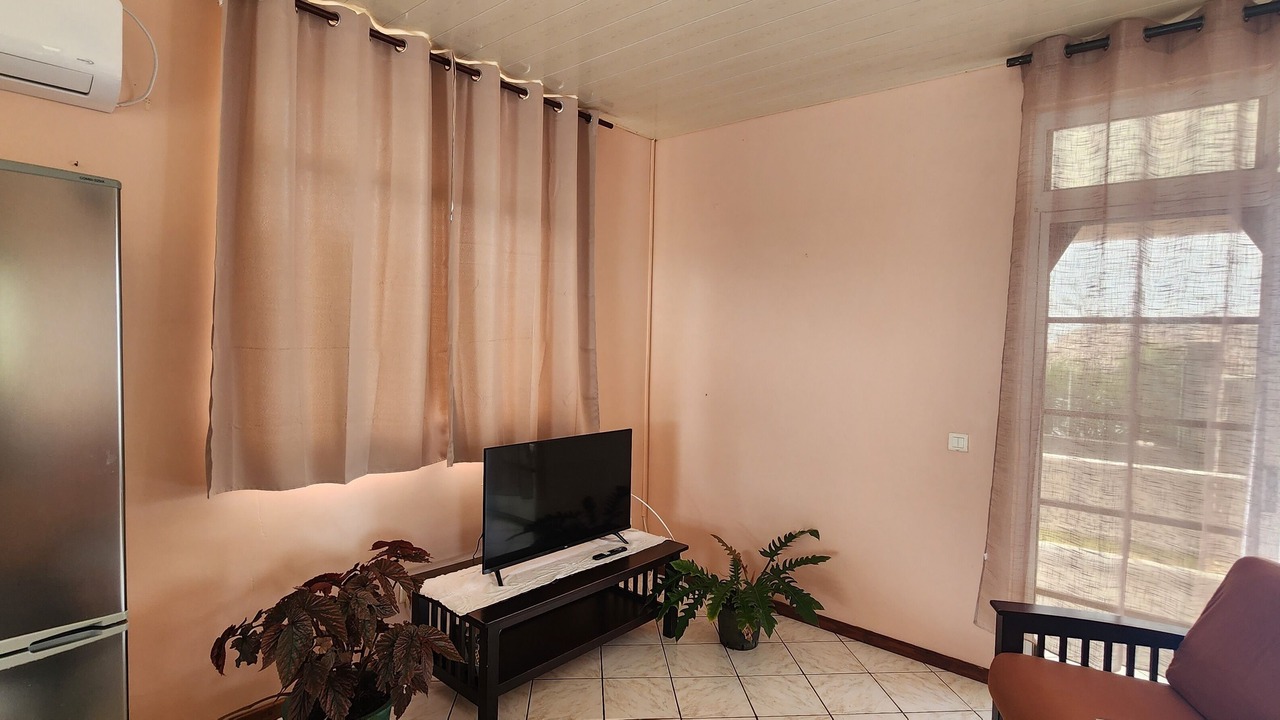 Photo of Bedroom in Teahupoo
