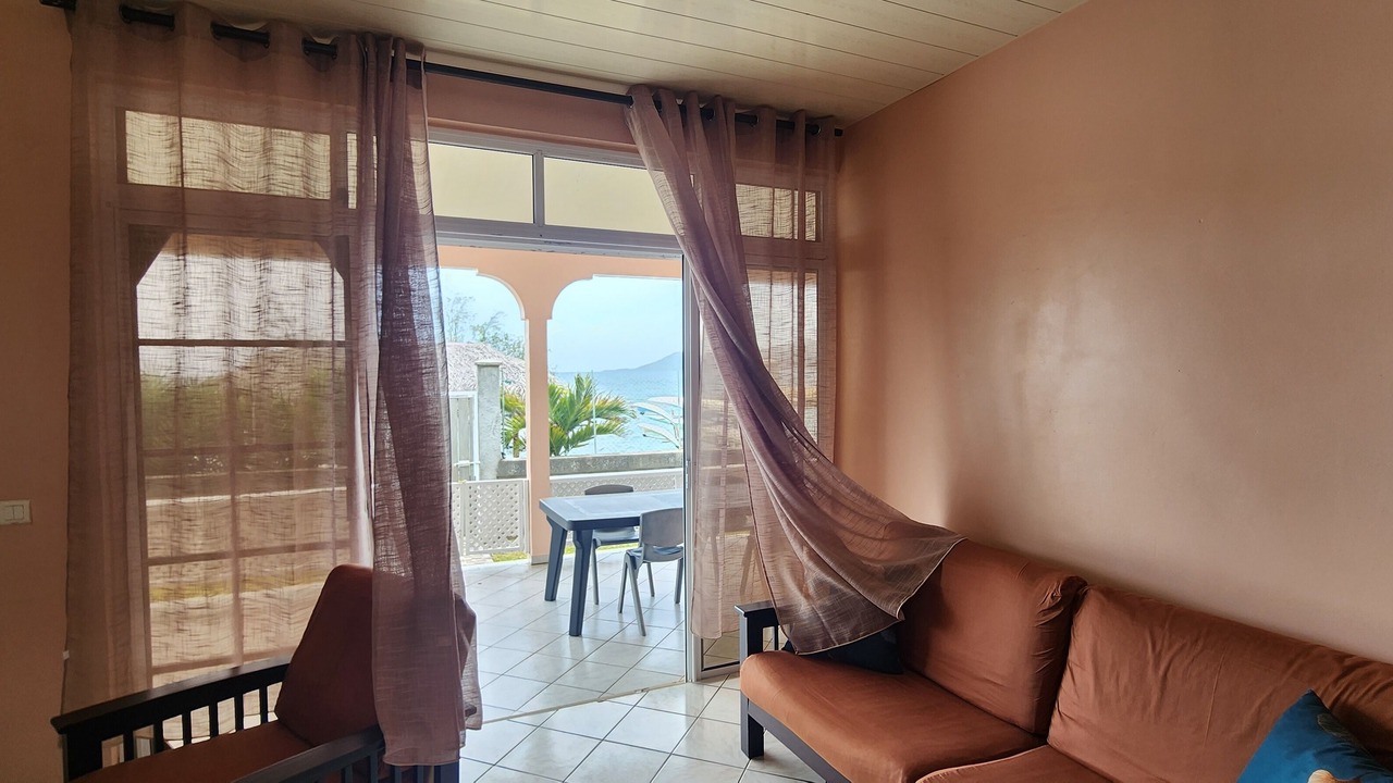 Photo of Bedroom in Teahupoo