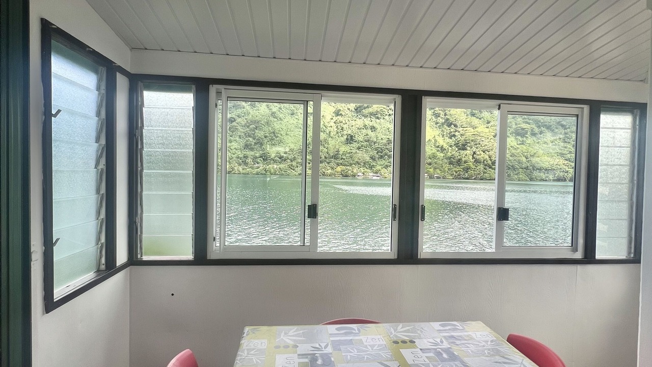 Photo of Livingroom in Teahupoo