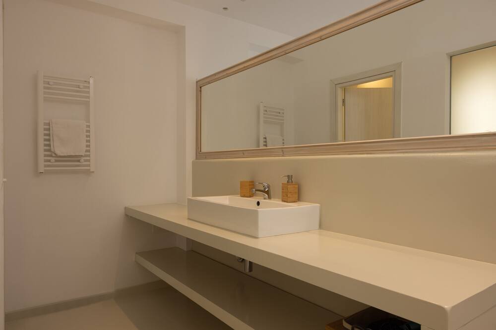 Photo of Bathroom in Kanalia
