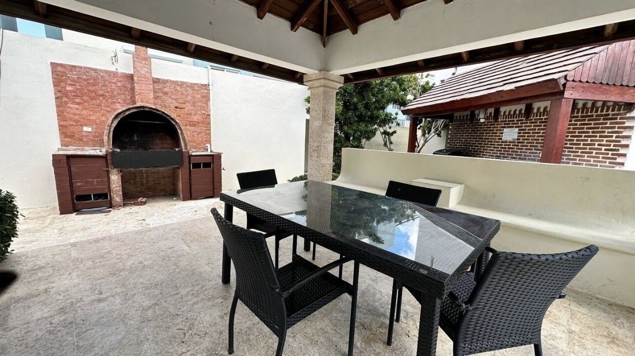 Photo of Outdoor in Veron