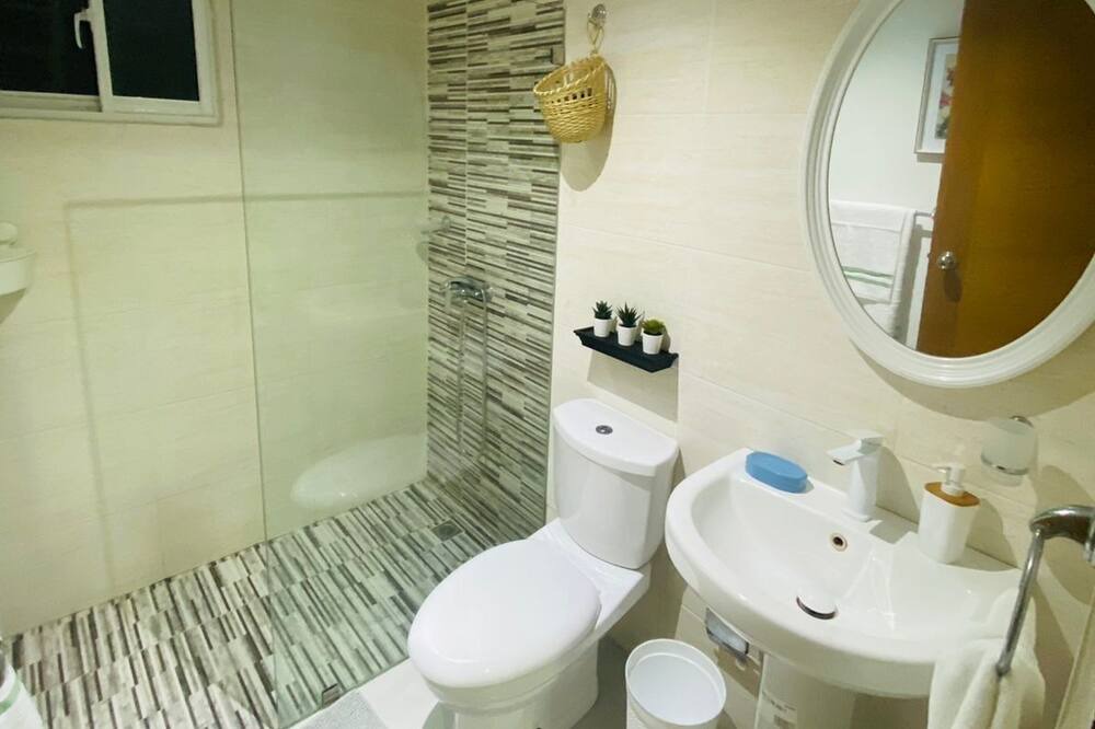 Photo of Bathroom in Guaricano