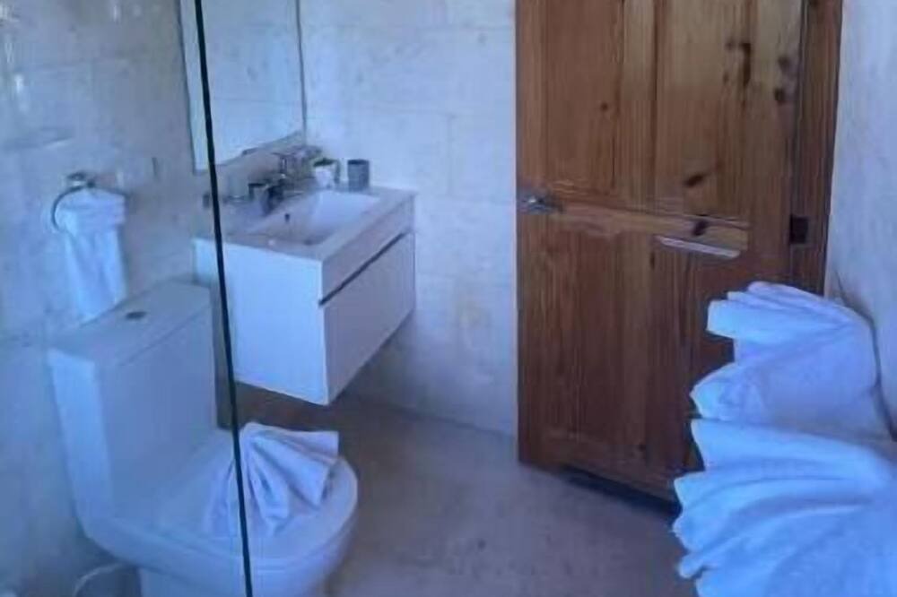 Photo of Bathroom in Montellano