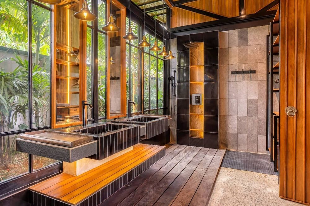 Photo of Bathroom in Beraban