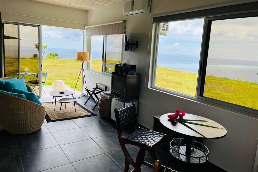 Photo of Livingroom in Teahupoo