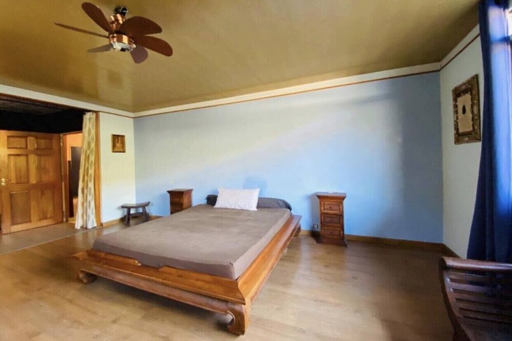 Photo of Bedroom in Punaauia