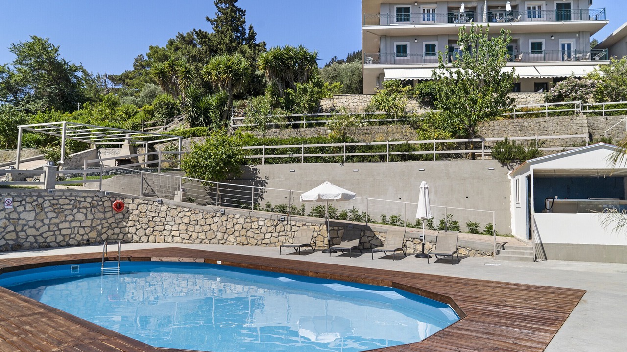 Photo of Outdoor in Parisata