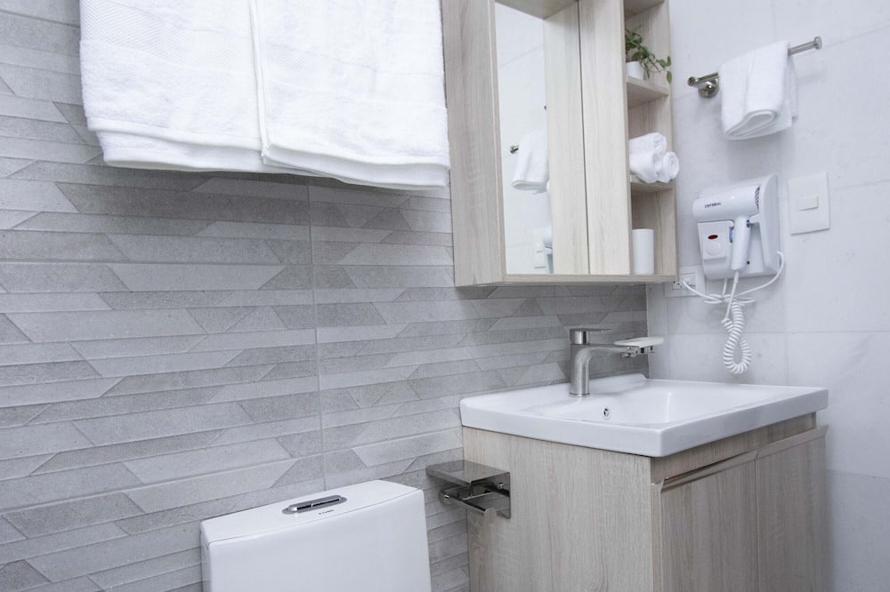 Photo of Bathroom in Yolanda Morales