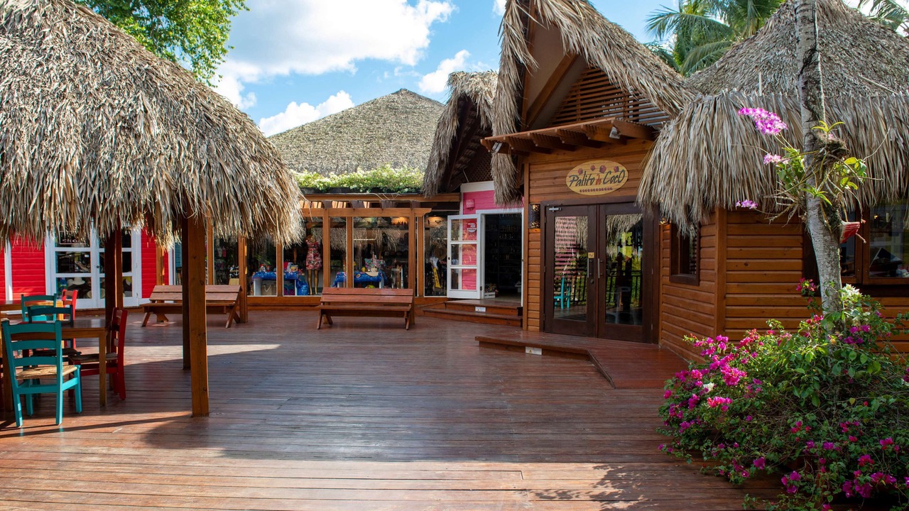 Photo of Others in Dominicus