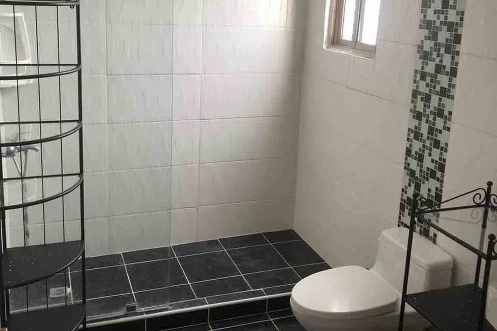 Photo of Bathroom in Evaristo Morales
