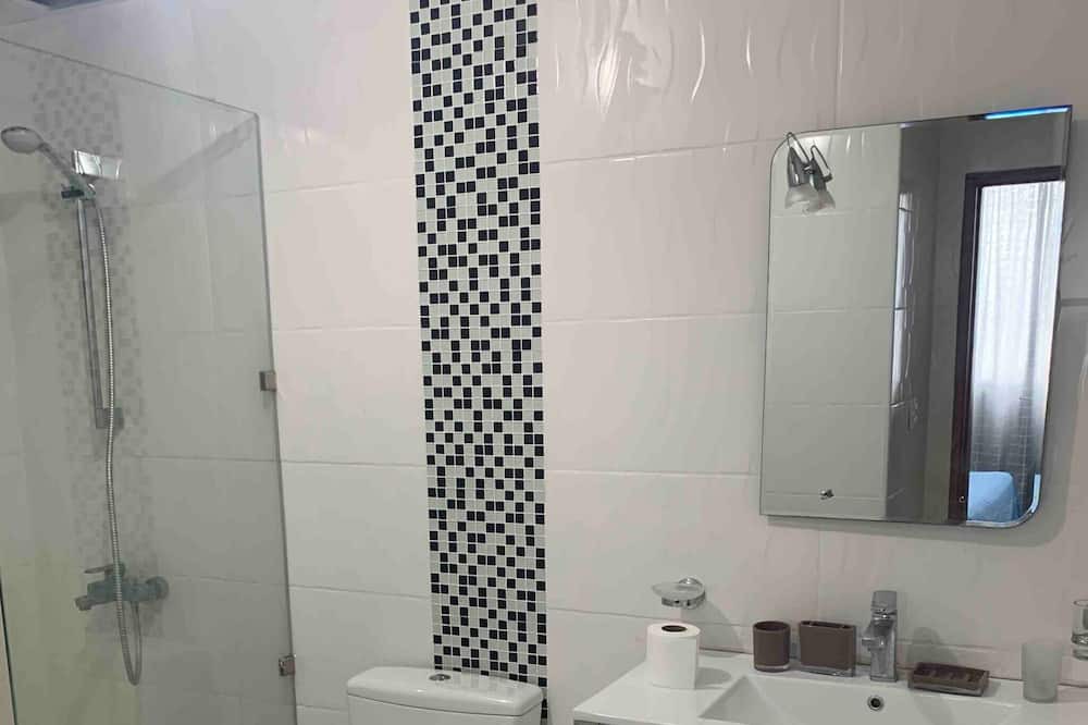 Photo of Bathroom in Evaristo Morales