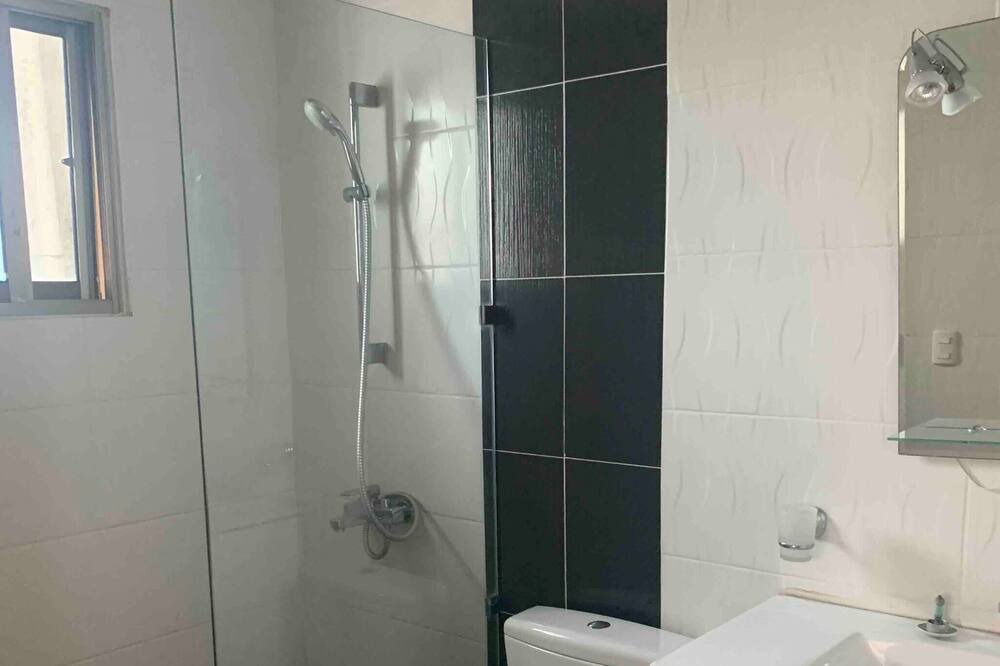 Photo of Bathroom in Evaristo Morales