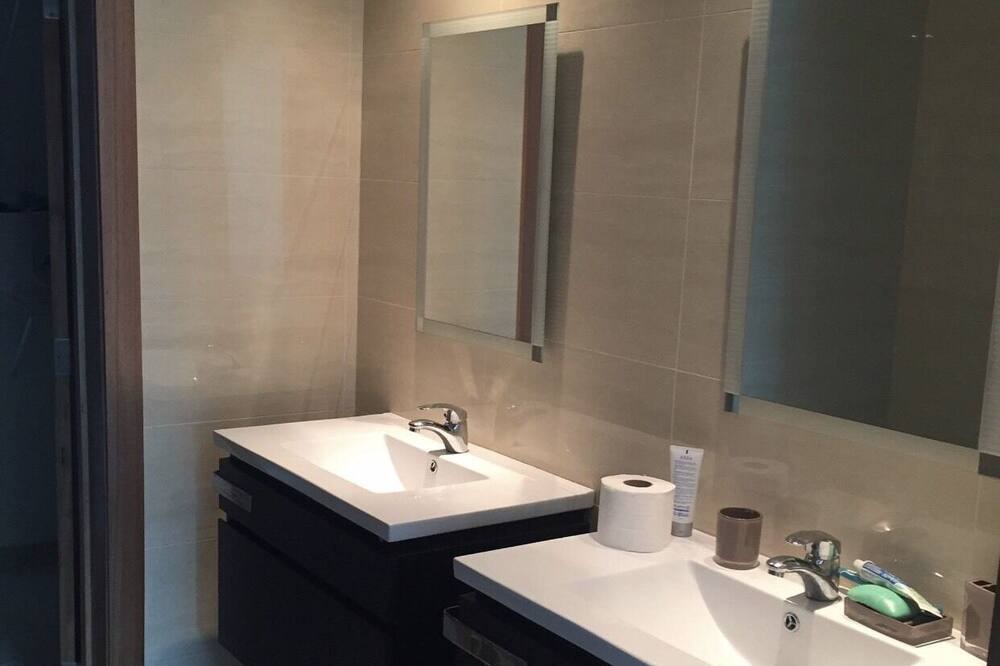 Photo of Bathroom in Evaristo Morales