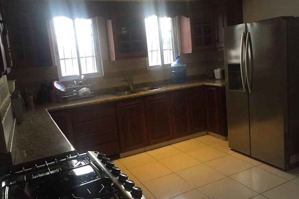 Photo of Kitchen in Evaristo Morales