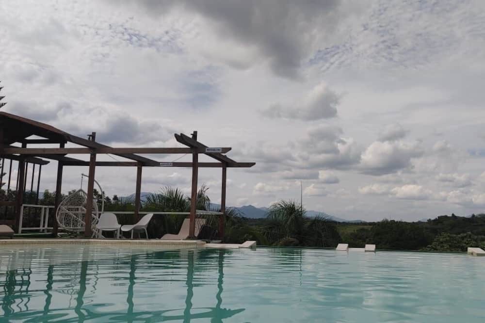 Photo of Outdoor in Pedro Brand