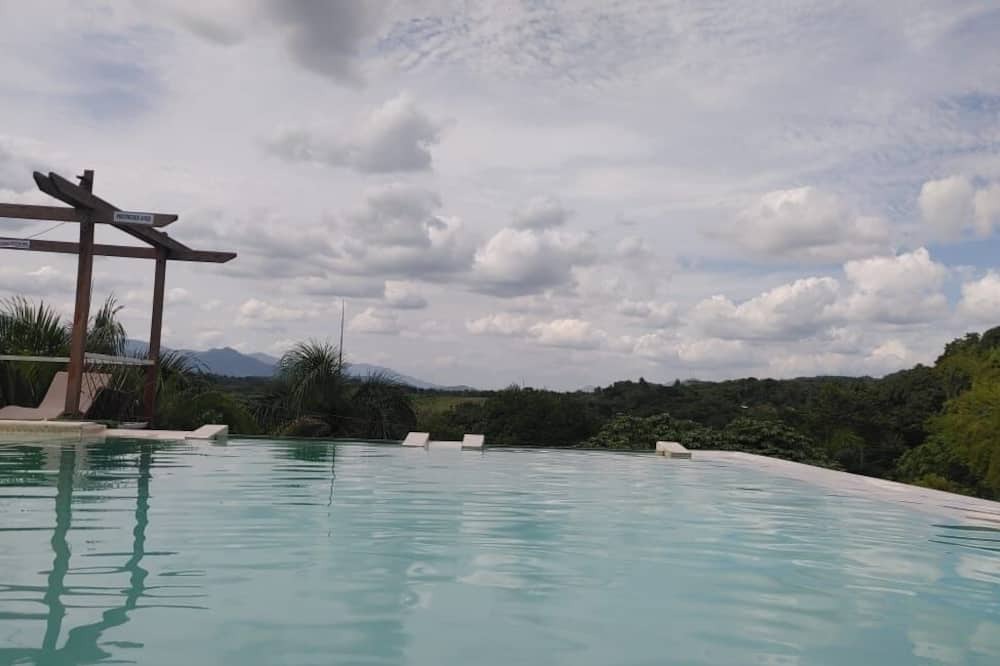 Photo of Outdoor in Pedro Brand