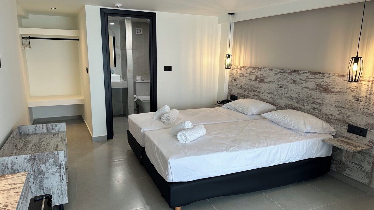 Photo of Bedroom in Marmari
