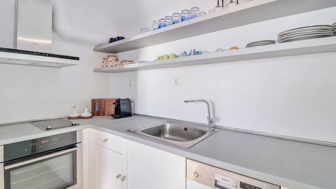 Photo of Kitchen in Faros Armenistis
