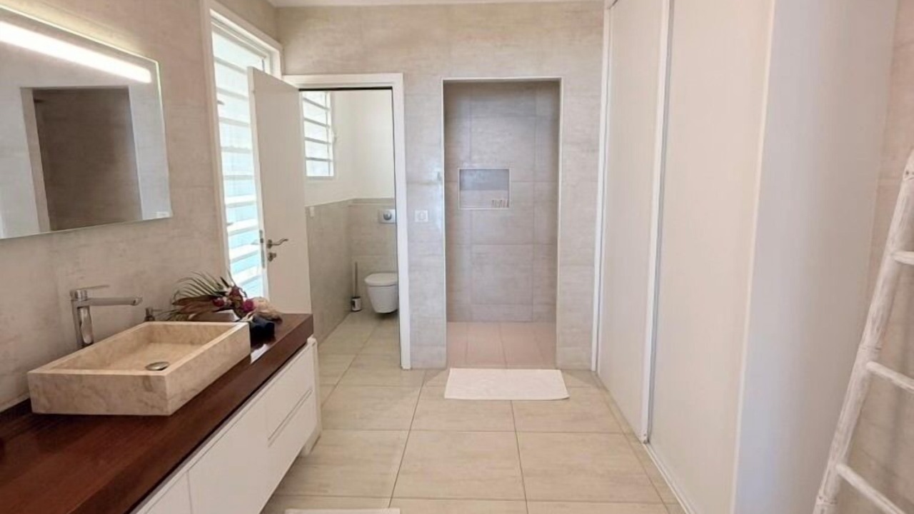 Photo of Bathroom in Hauru