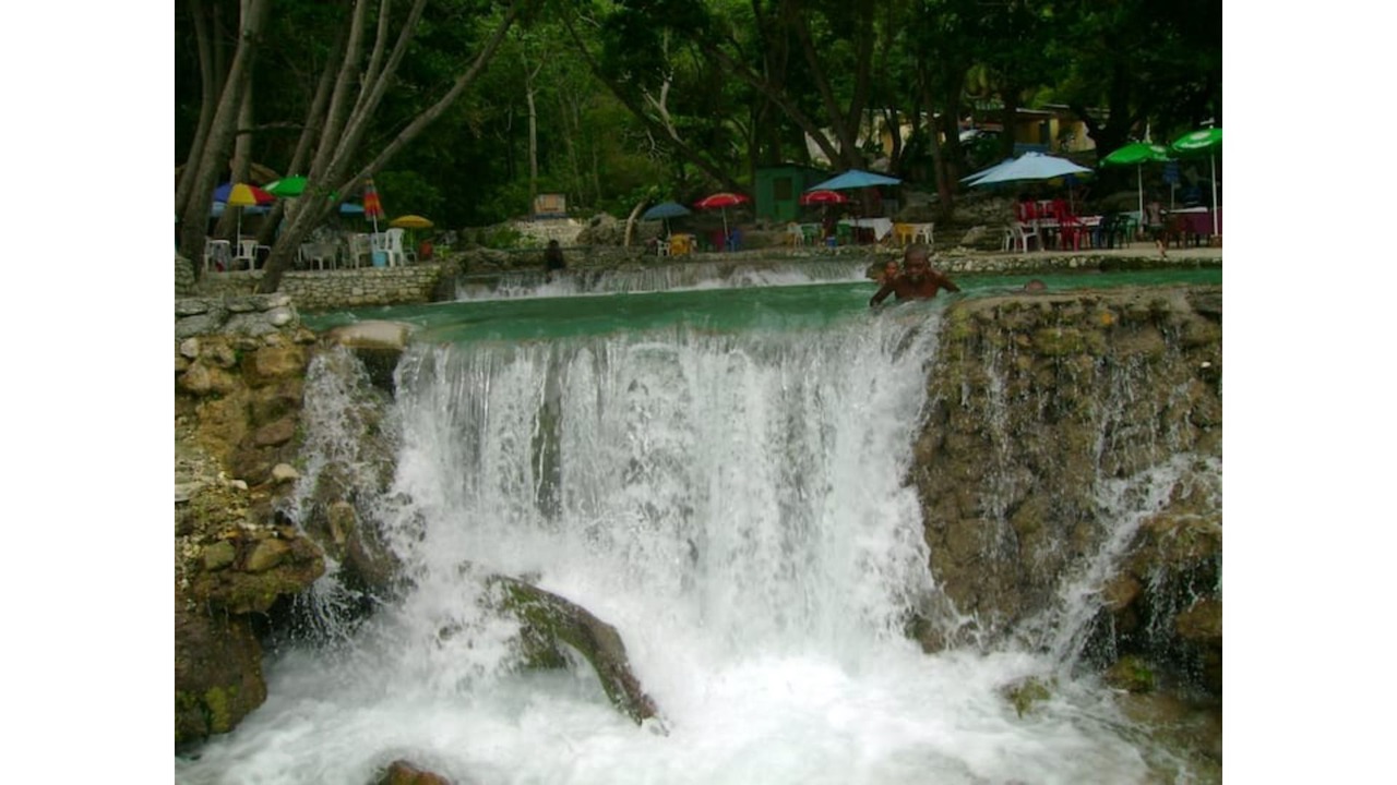 Photo of Others in Paraiso