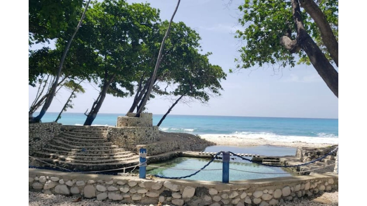 Photo of Others in Paraiso
