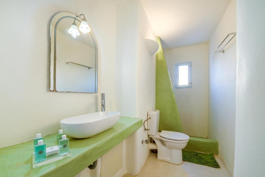 Photo of Bathroom in Fira
