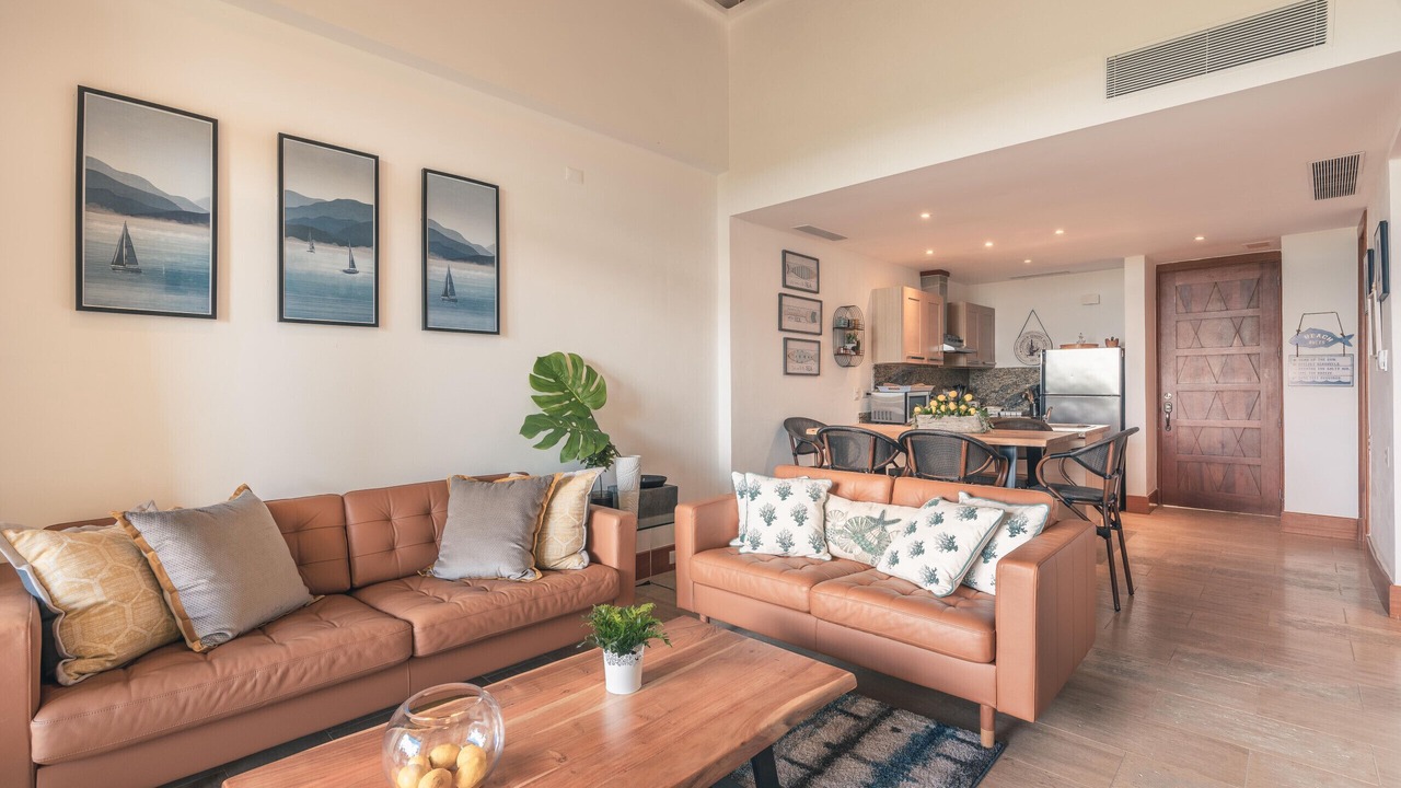 Photo of Livingroom in Los Altos