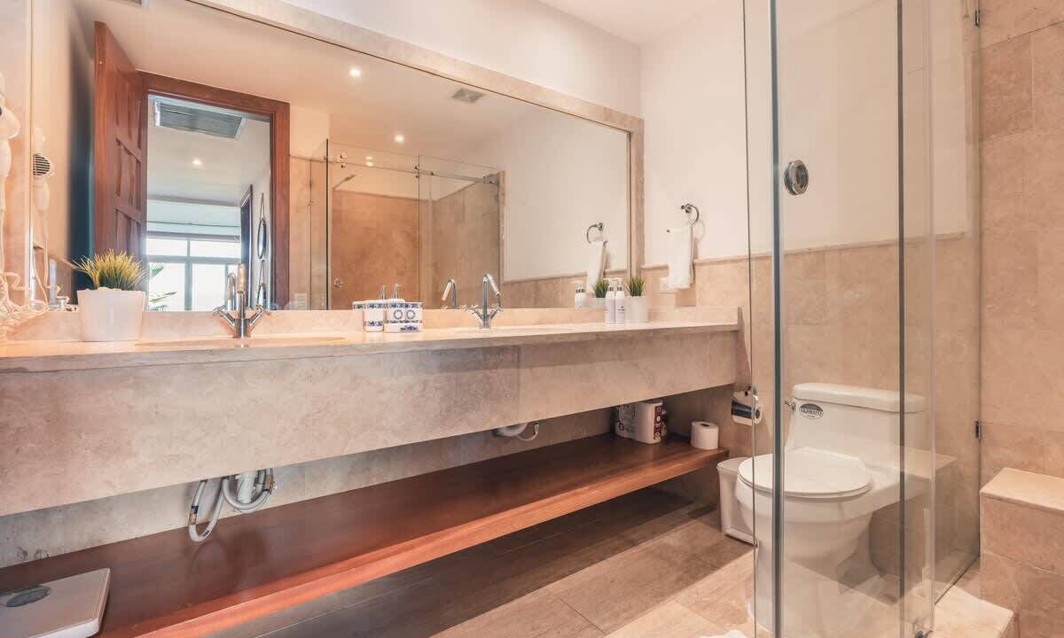Photo of Bathroom in Los Altos