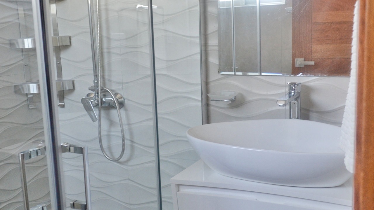 Photo of Bathroom in Yolanda Morales