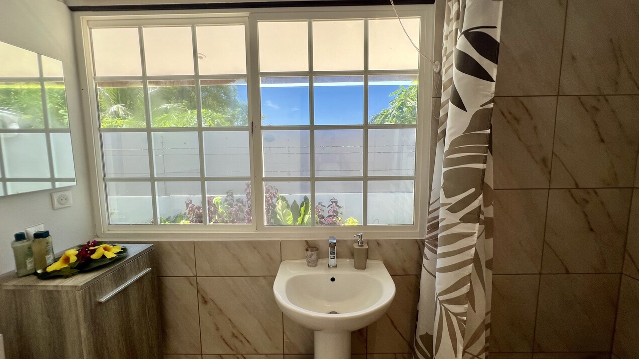 Photo of Bathroom in Moorea-Maiao