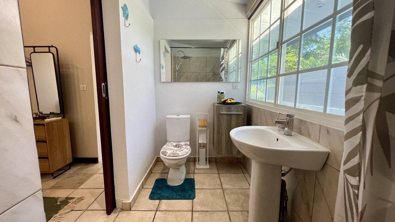 Photo of Bathroom in Moorea-Maiao