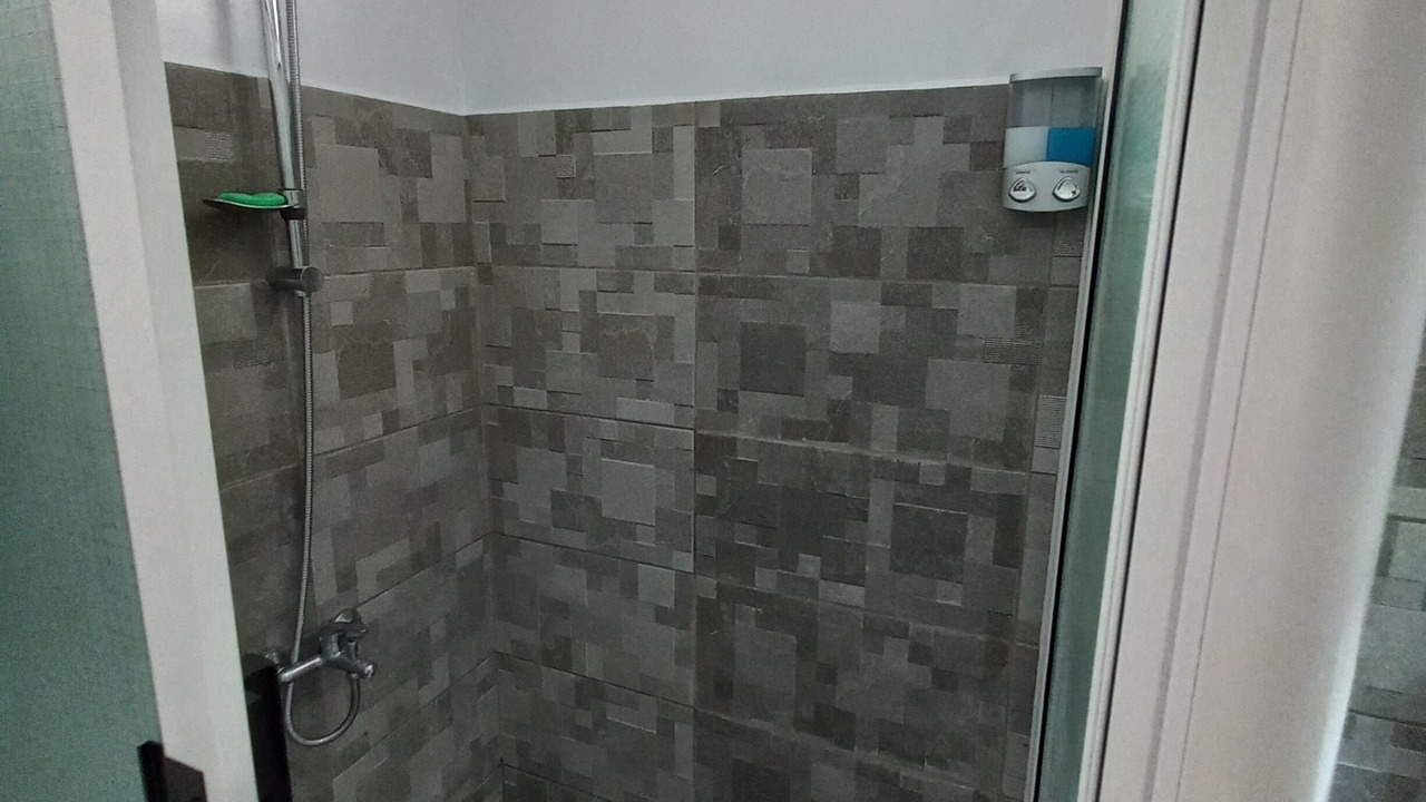 Photo of Bathroom in Teahupo'o