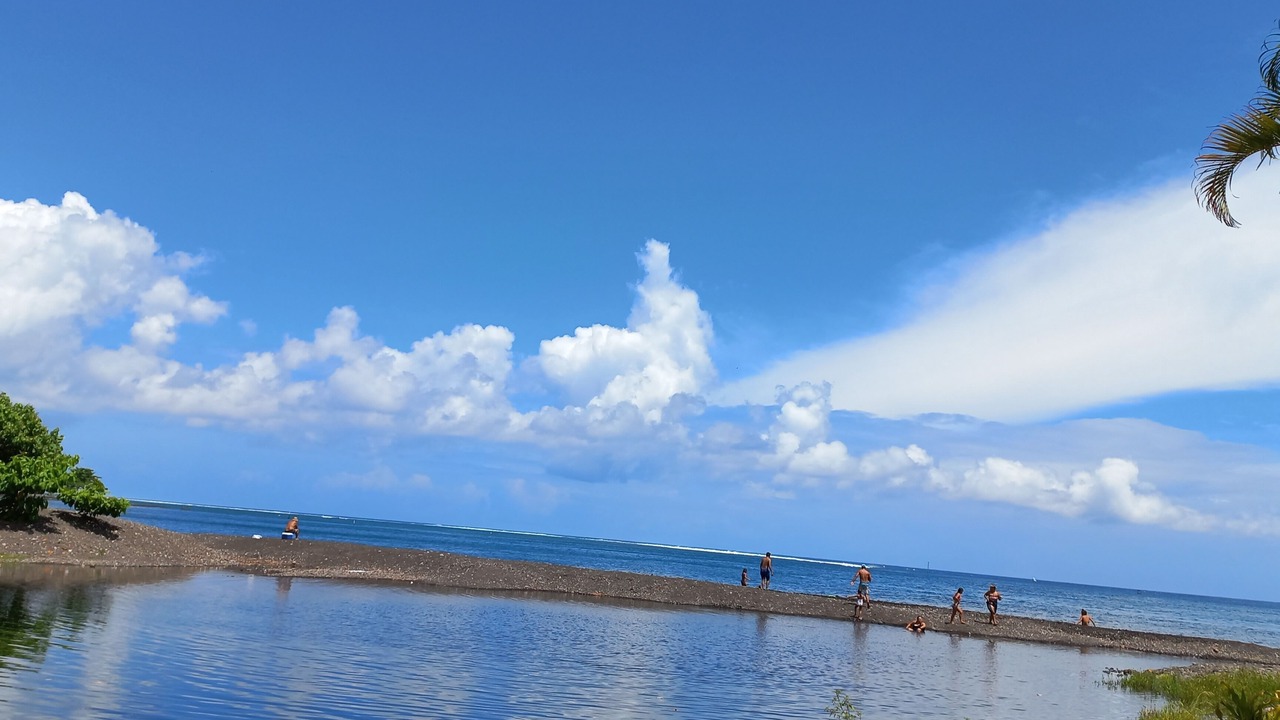 Photo of Outdoor in Teahupo'o