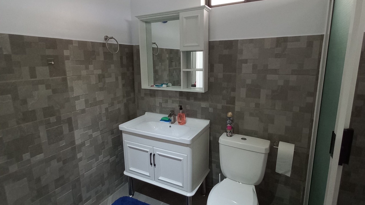 Photo of Bathroom in Teahupo'o