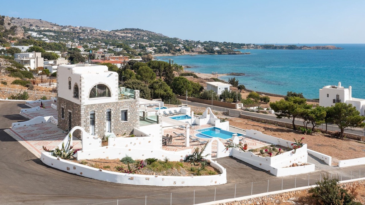 Photo of Others in Pefkos