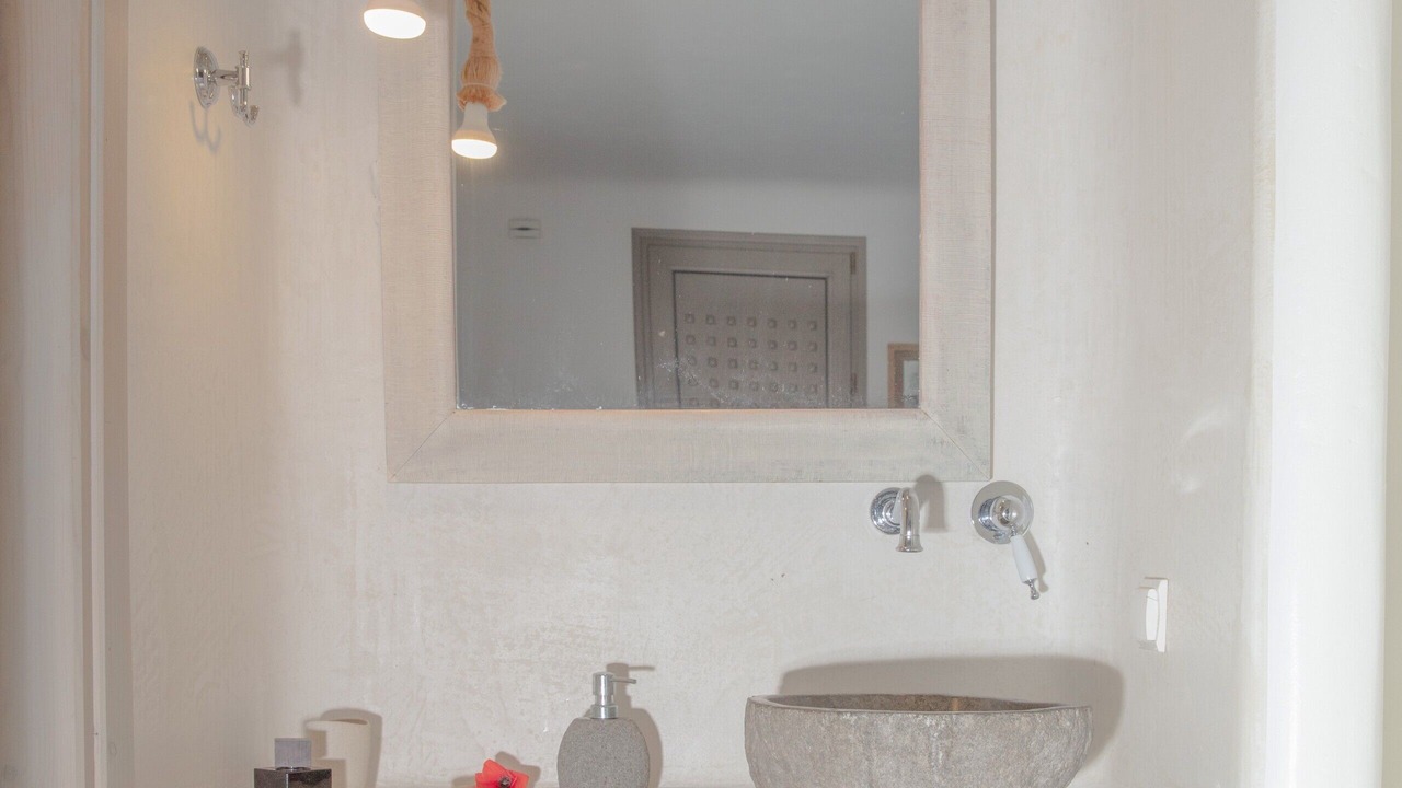Photo of Bathroom in Plintri