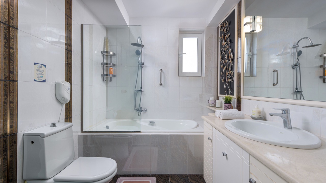 Photo of Bathroom in Rhodes Town