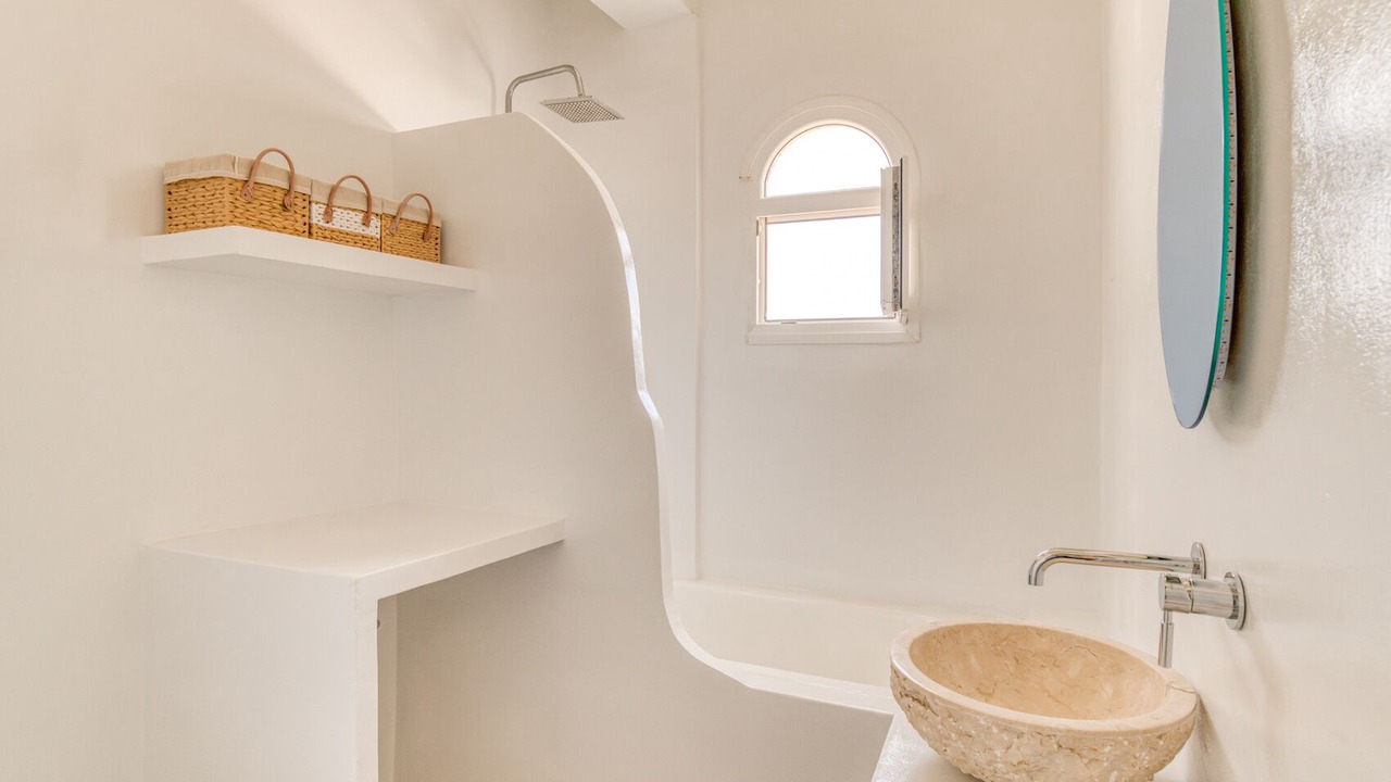 Photo of Bathroom in Aliki