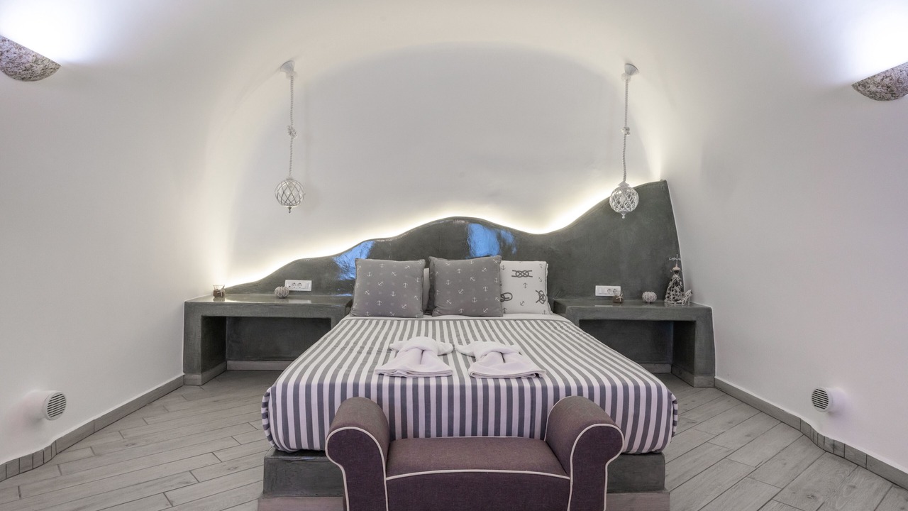 Photo of Bedroom in Fira