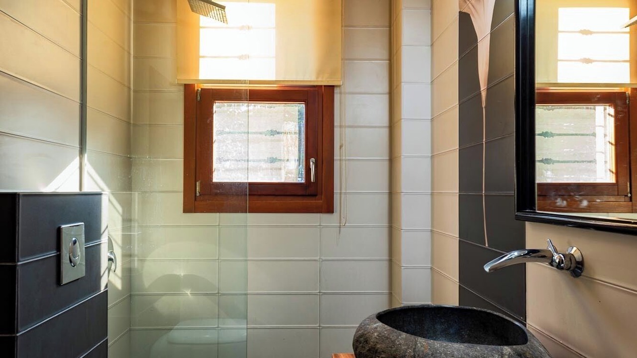 Photo of Bathroom in Ialyssos