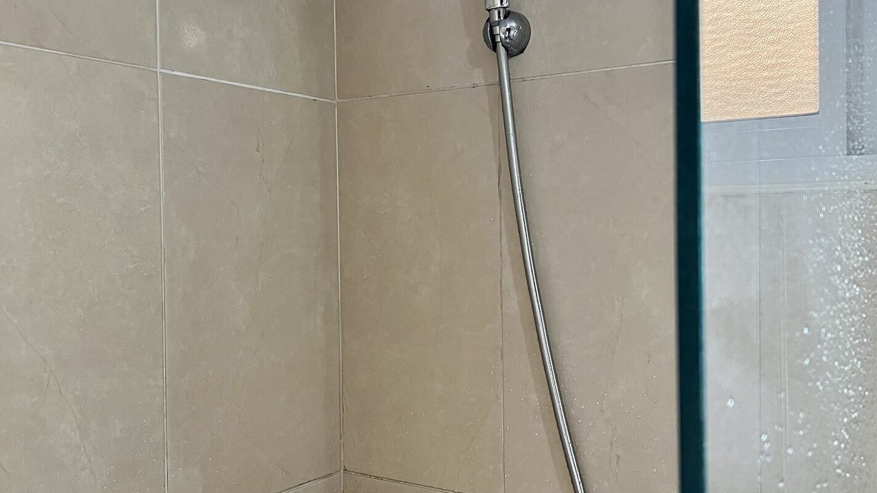 Photo of Bathroom in Pedro Brand