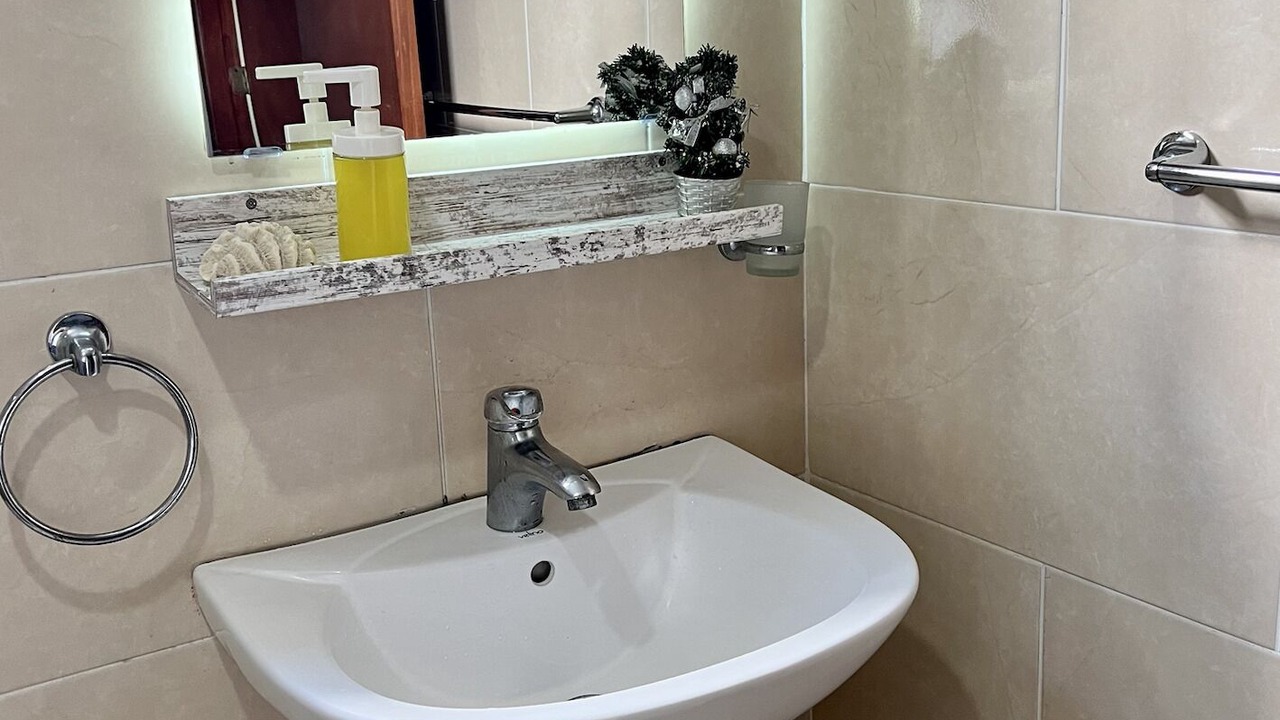 Photo of Bathroom in Pedro Brand