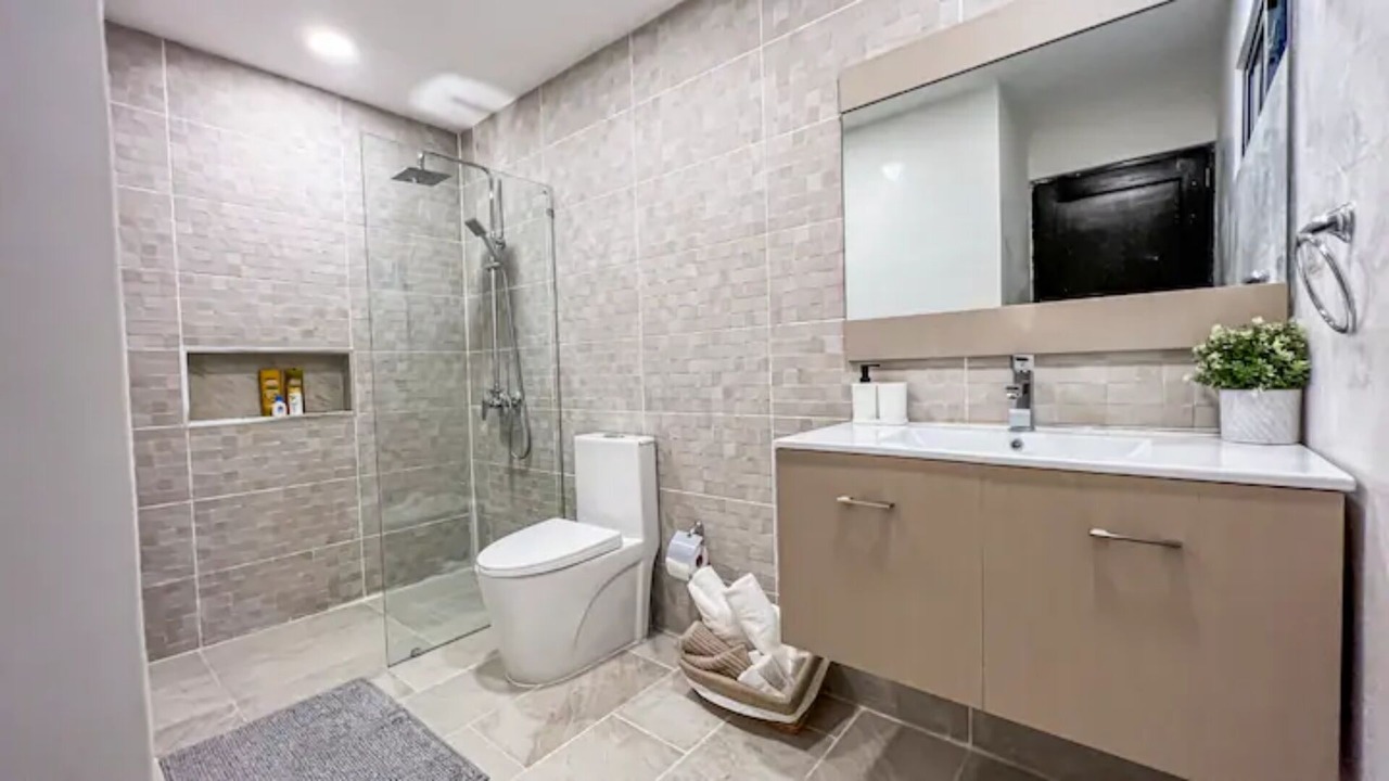 Photo of Bathroom in Yolanda Morales