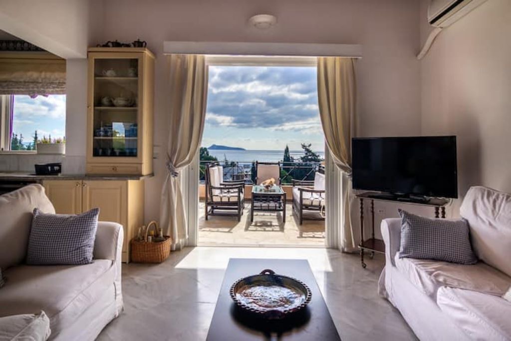 Photo of Livingroom in Agios Emilianos