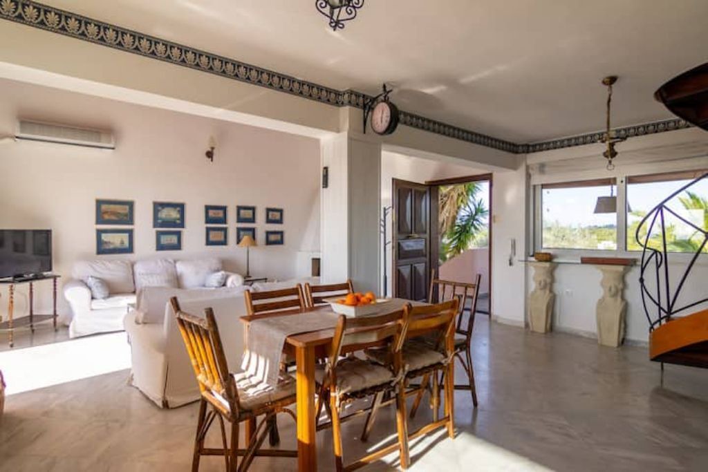 Photo of Livingroom in Agios Emilianos