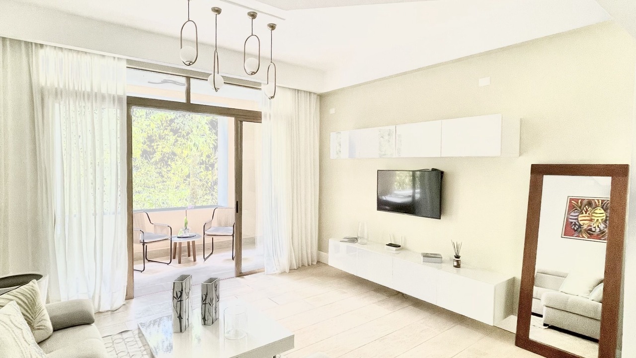 Photo of Livingroom in Los Altos